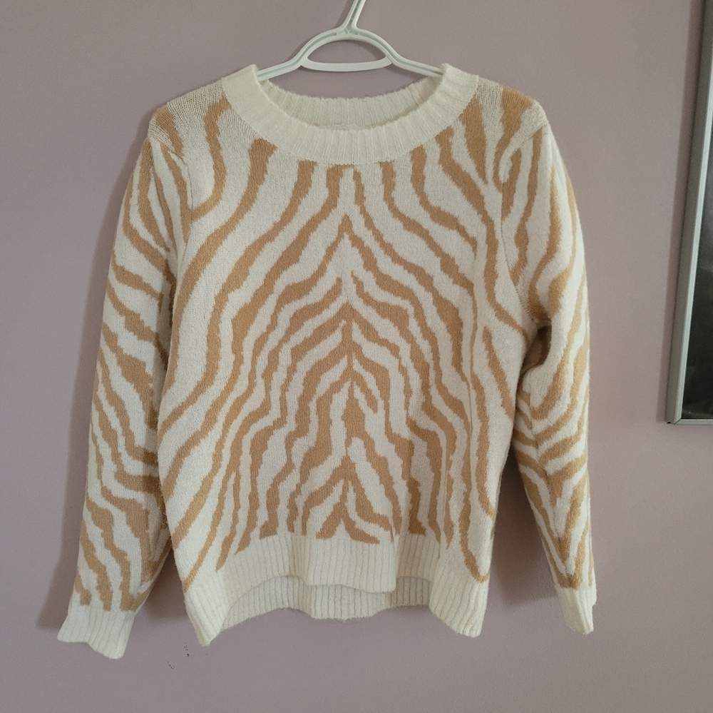 💙2/$8💙 Cleo Zebra Print Sweater